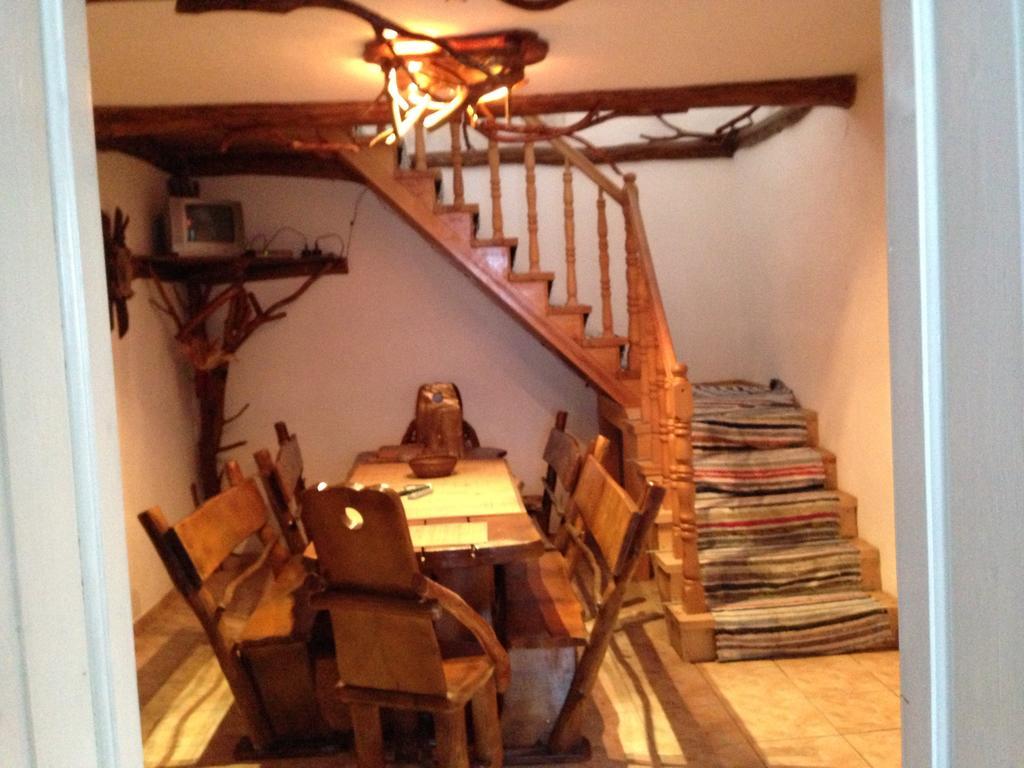 Готель Casa De Vacanta Joldes Ґирда-де-Сус Екстер'єр фото