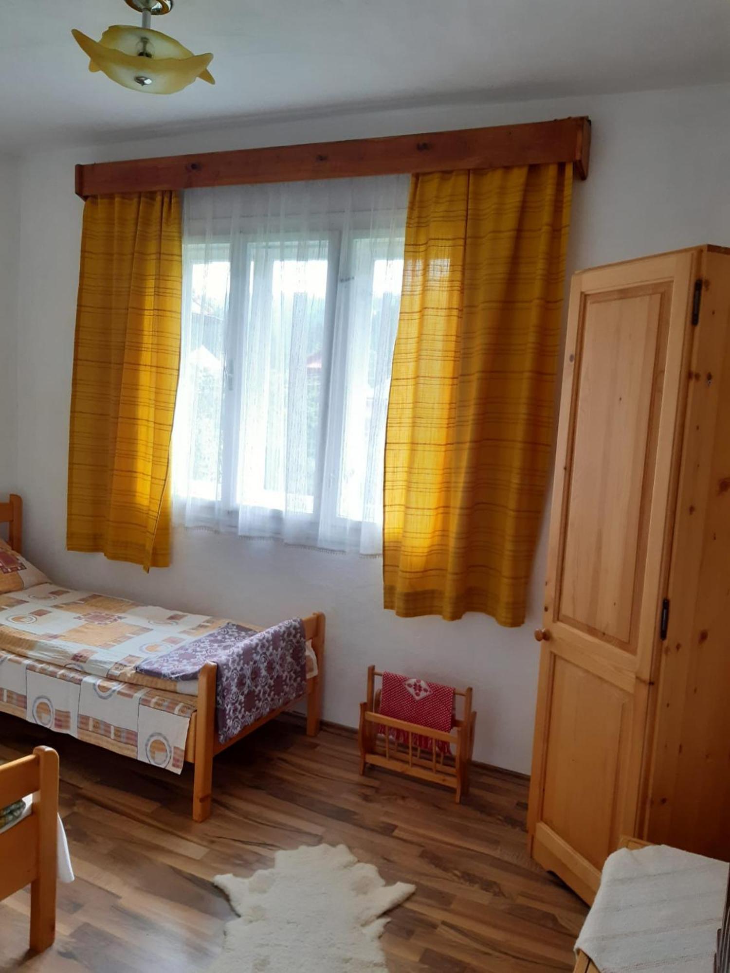 Готель Casa De Vacanta Joldes Ґирда-де-Сус Екстер'єр фото